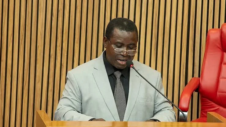 INEC Chairman Mahmood Yakubu speaking at a press conference.